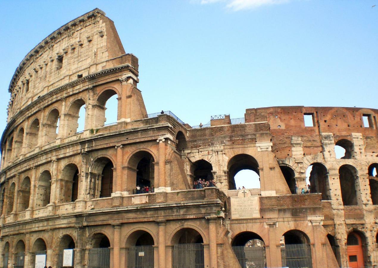 Roma center Fori Imperiali Raffy's charming Suite Esterno foto